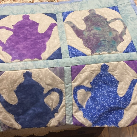 Teapot Quilt / Wall Hanging, Size 50” x 50”. Hand Crafted. Machine Quilted. - Picture 4 of 6